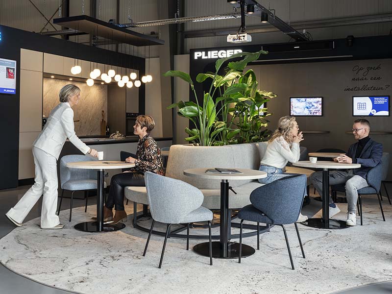 Showroom ontvangst cafe.jpg Showroom ontvangst cafe.jpg